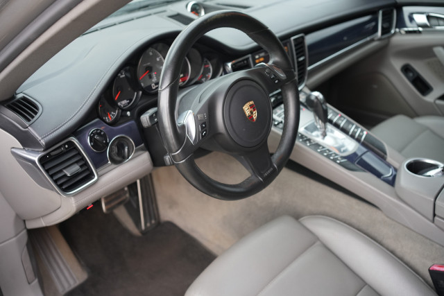 Porsche Panamera 4.8 V8 — zdjęcie 20