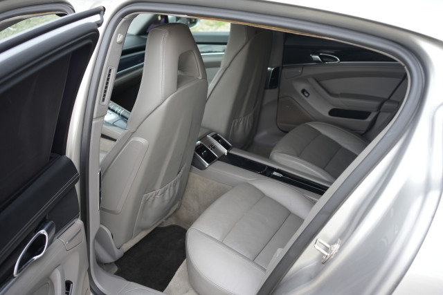 Porsche Panamera 4.8 V8 — zdjęcie 29